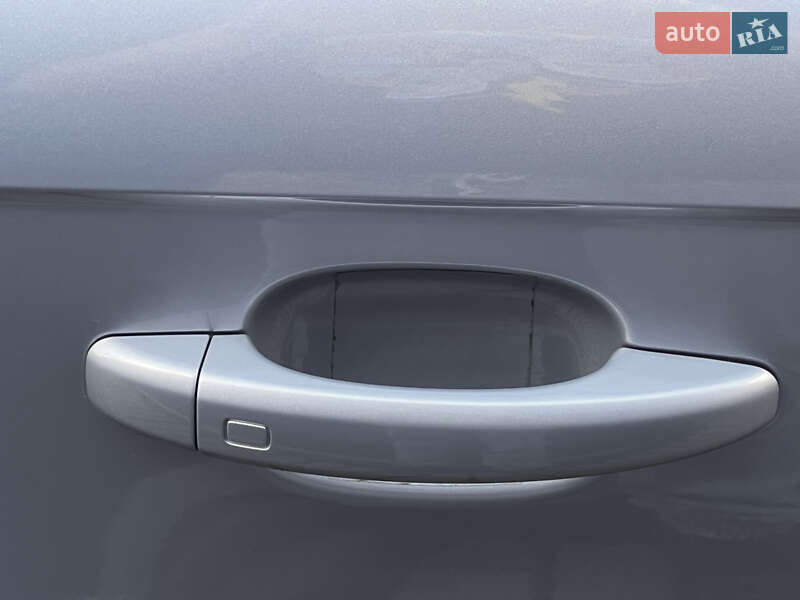 Седан Audi A4 2015 в Львові