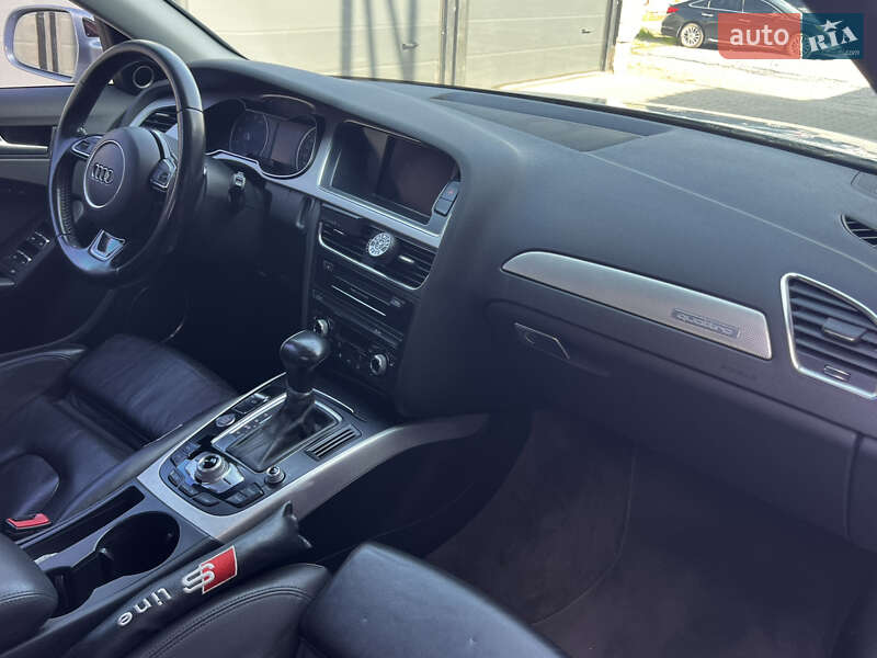 Седан Audi A4 2015 в Львові