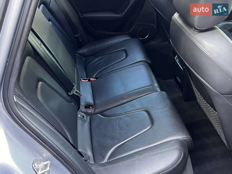 Седан Audi A4 2015 в Львові