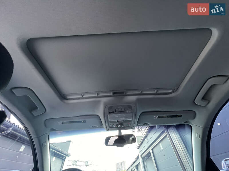 Седан Audi A4 2015 в Львові