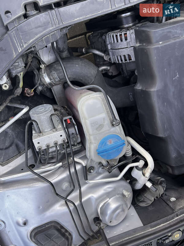 Седан Audi A4 2015 в Львові