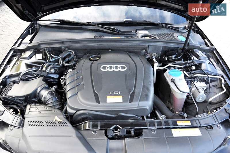 Седан Audi A4 2014 в Львові