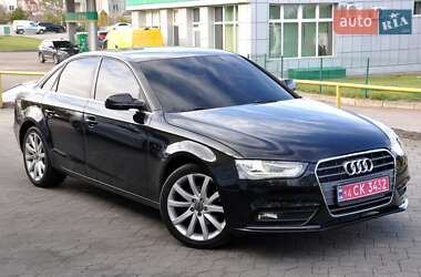 Седан Audi A4 2014 в Львове Седан Audi A4 2014 в Львове