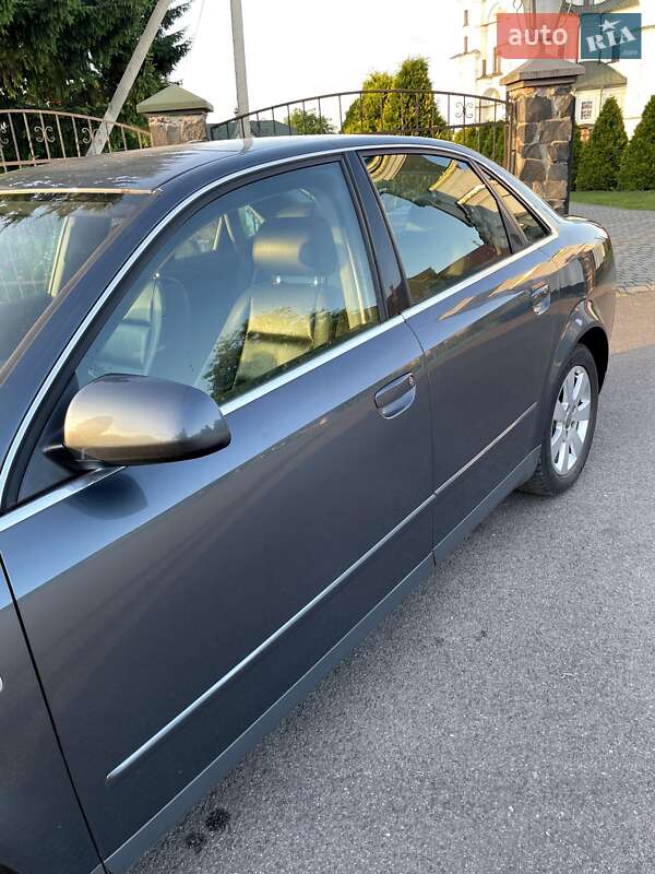 Седан Audi A4 2001 в Луцке