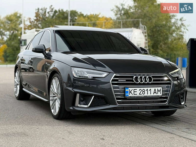Седан Audi A4 2019 в Дніпрі