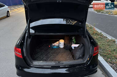 Седан Audi A4 2014 в Киеве