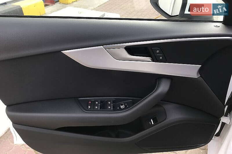 Универсал Audi A4 2017 в Киеве