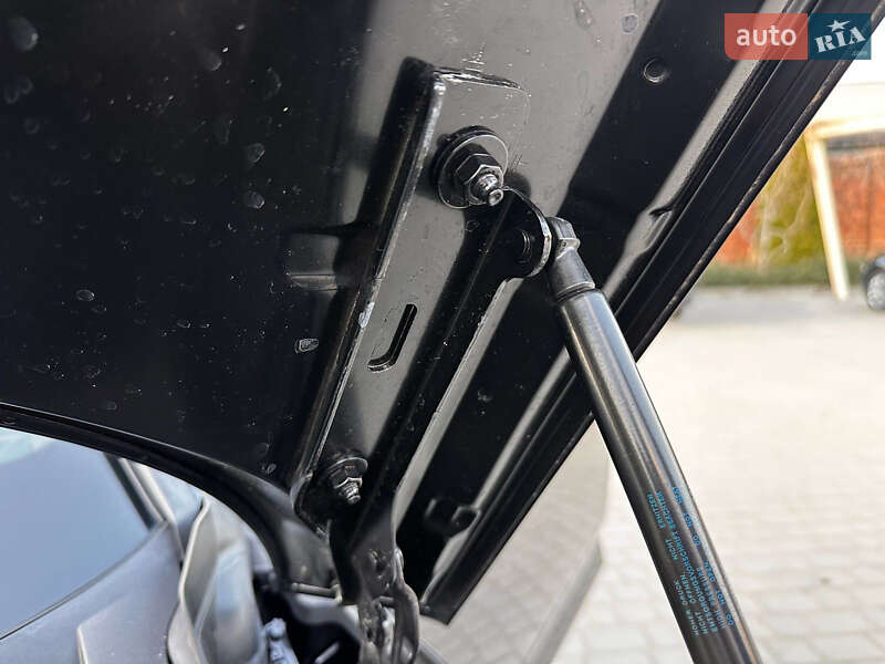 Седан Audi A4 2017 в Львові