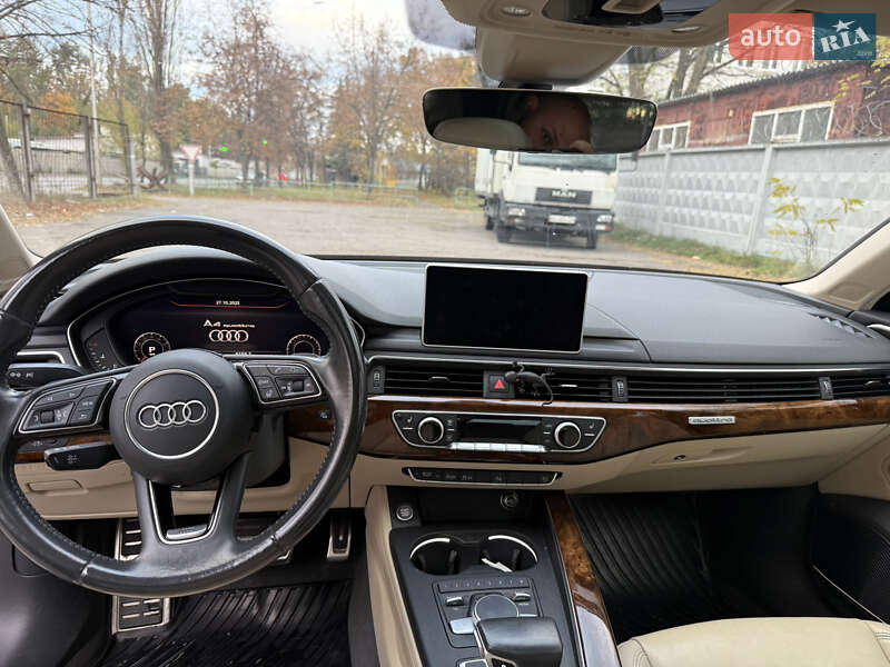 Седан Audi A4 2016 в Киеве