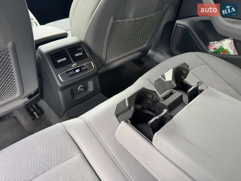 Седан Audi A4 2023 в Києві фото 76 Седан Audi A4 2023 в Києві
