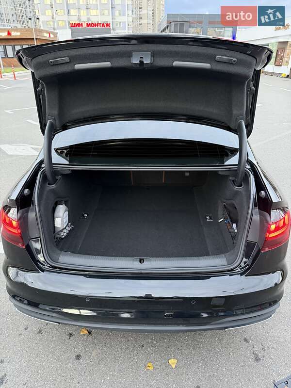 Седан Audi A4 2020 в Киеве