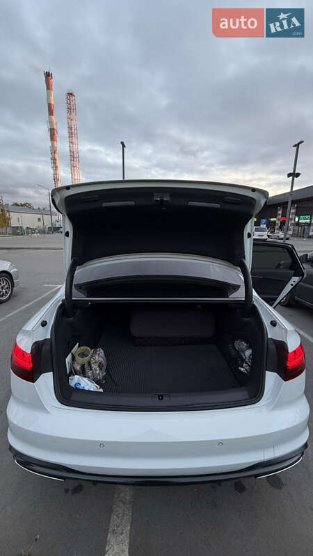 Седан Audi A4 2020 в Києві