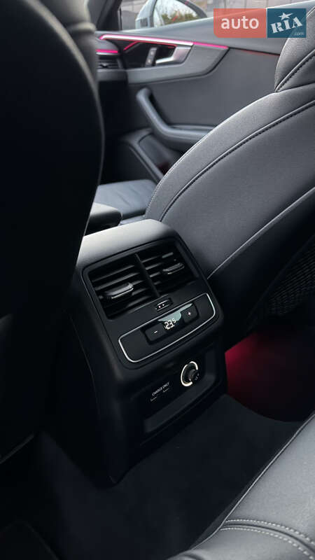 Седан Audi A4 2020 в Києві