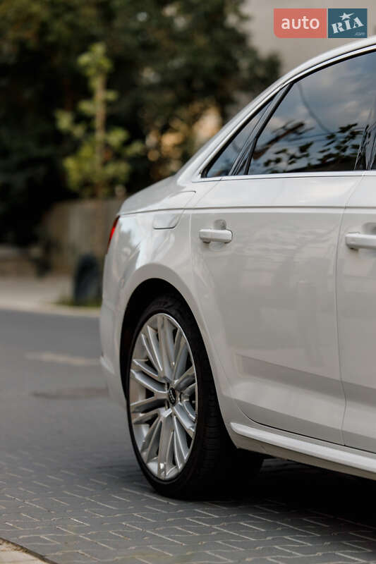 Седан Audi A4 2017 в Івано-Франківську