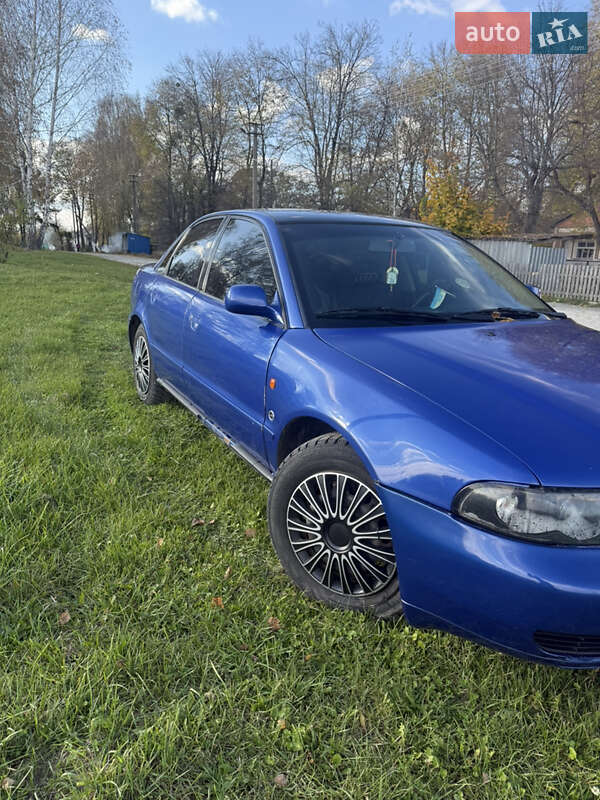Седан Audi A4 1995 в Звягеле фото 2 Седан Audi A4 1995 в Звягеле