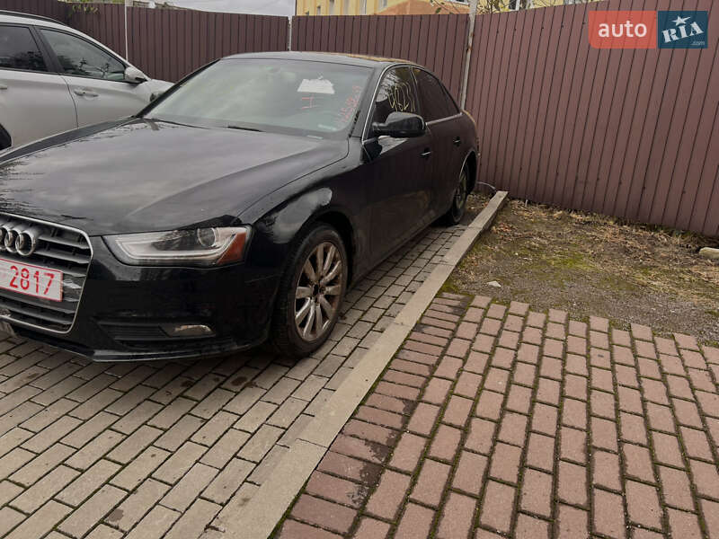 Седан Audi A4 2013 в Ровно