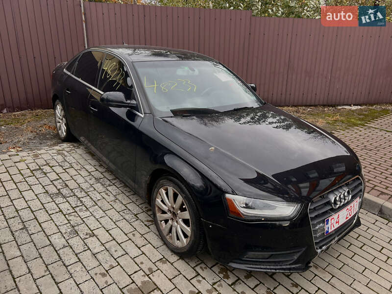 Седан Audi A4 2013 в Ровно