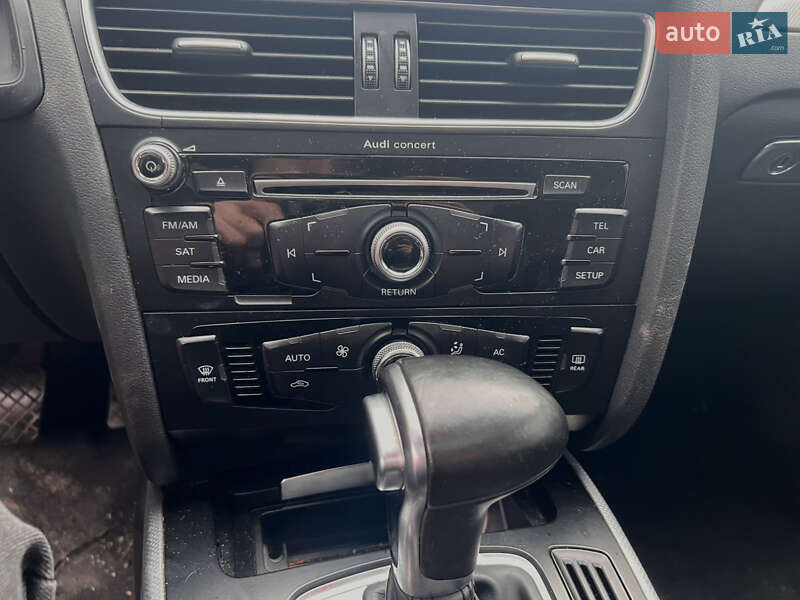 Седан Audi A4 2013 в Ровно