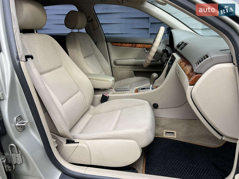 Седан Audi A4 2003 в Києві