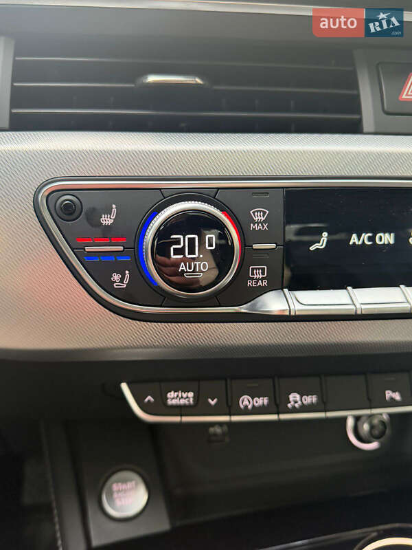 Седан Audi A4 2020 в Луцке