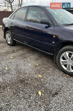 Седан Audi A4 1995 в Бердичеві