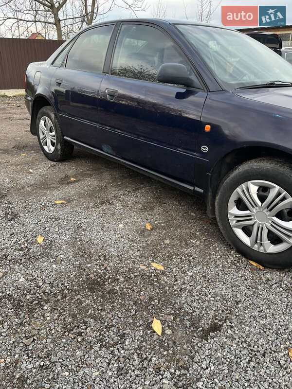 Седан Audi A4 1995 в Бердичеве