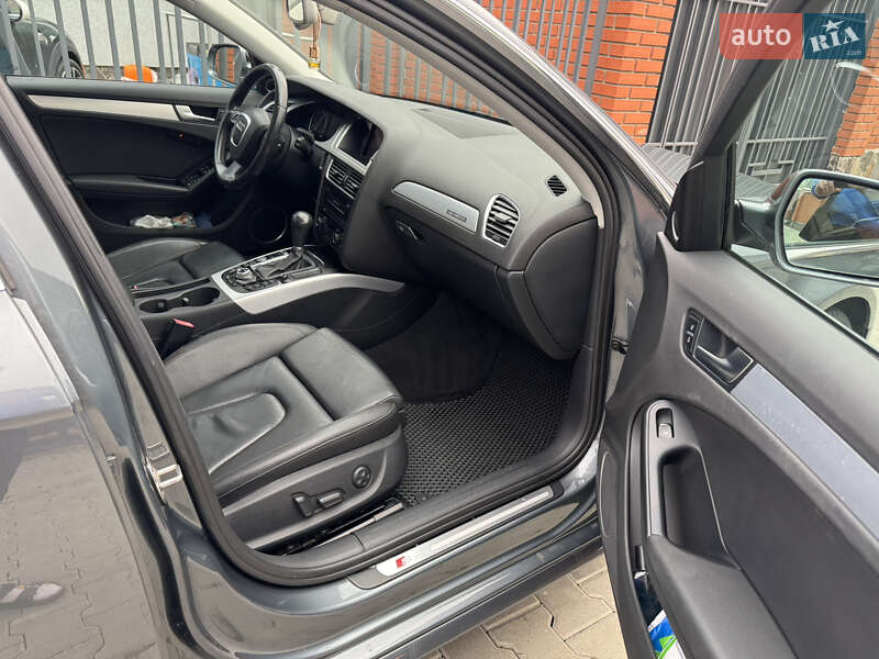 Седан Audi A4 2011 в Мукачевому