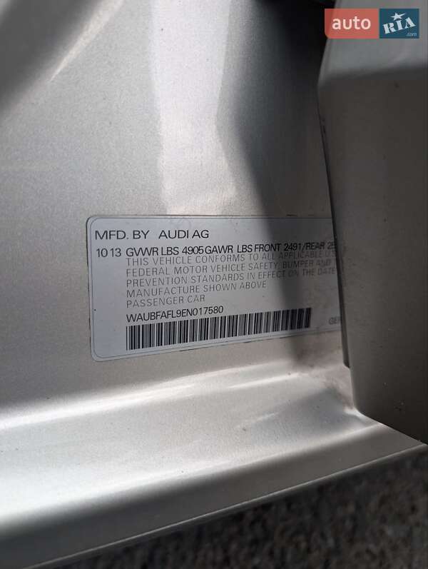 Седан Audi A4 2013 в Ивано-Франковске