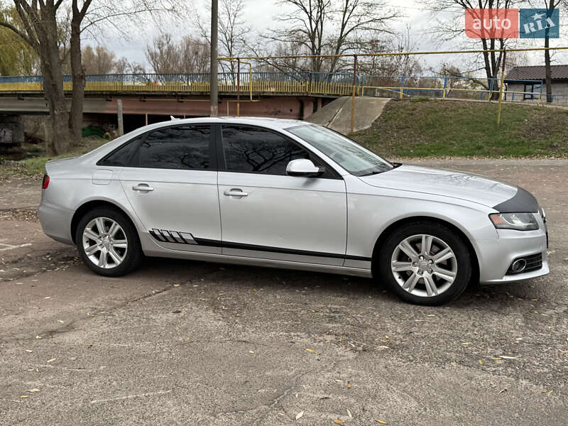 Седан Audi A4 2009 в Прилуках