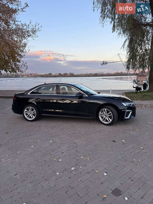 Седан Audi A4 2020 в Киеве