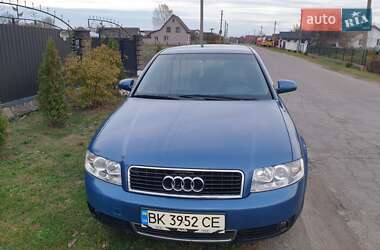 Седан Audi A4 2001 в Сарнах