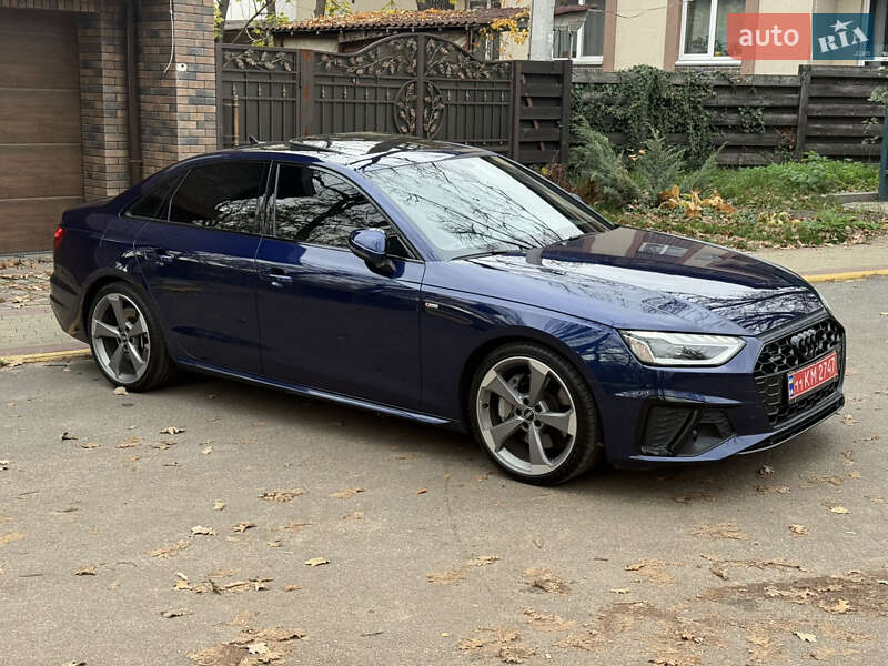 Седан Audi A4 2021 в Києві