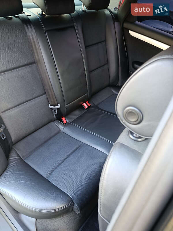 Седан Audi A4 2003 в Степани фото 30 Седан Audi A4 2003 в Степани