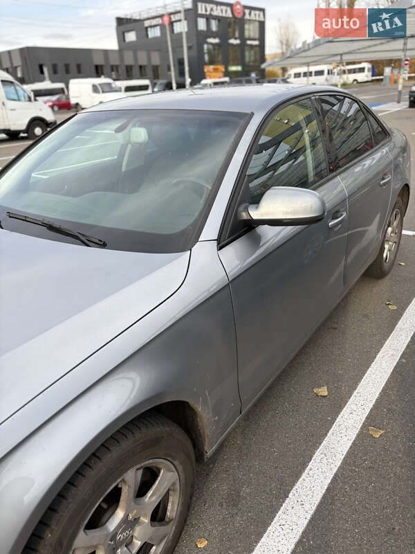 Седан Audi A4 2011 в Киеве