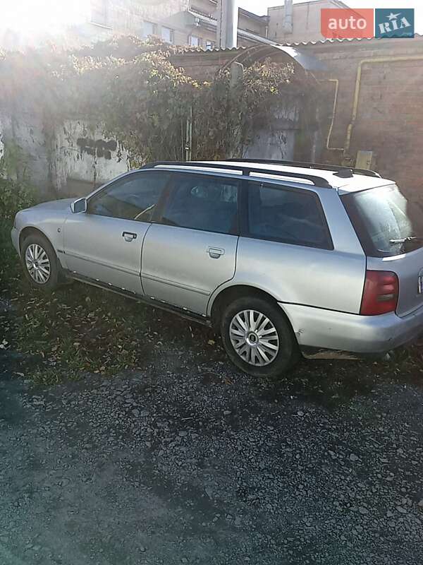 Универсал Audi A4 1998 в Калиновке