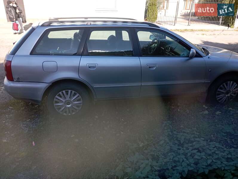 Универсал Audi A4 1998 в Калиновке