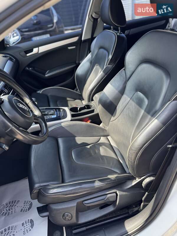 Седан Audi A4 2012 в Харкові