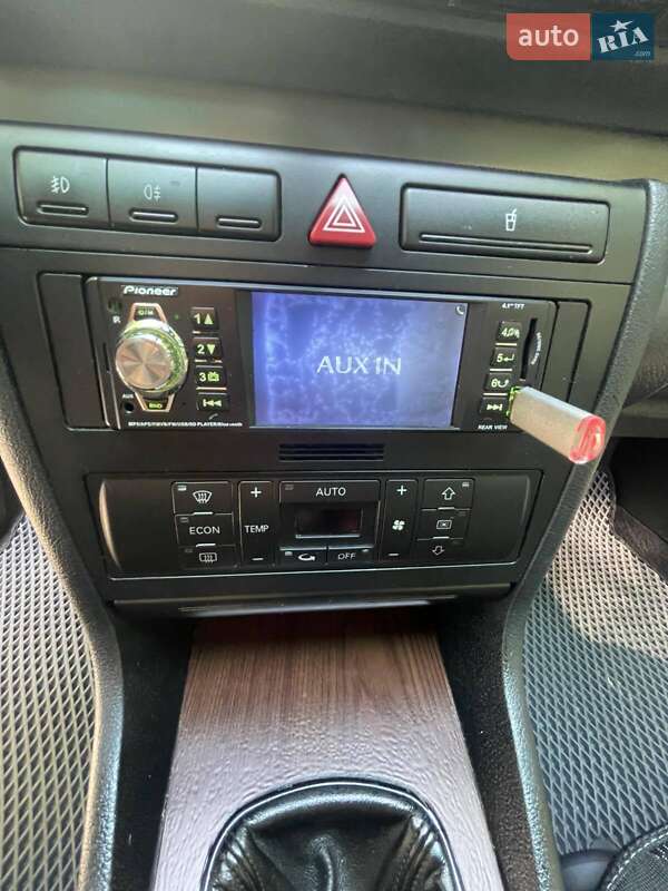 Універсал Audi A4 2000 в Києві