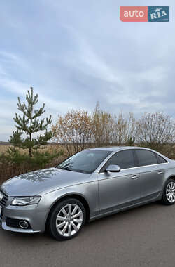 Седан Audi A4 2011 в Львове