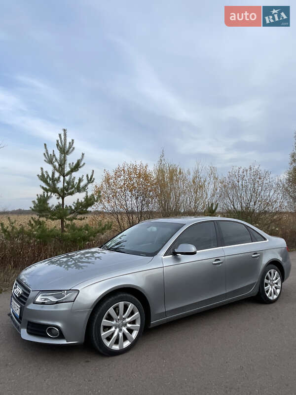 Седан Audi A4 2011 в Львові