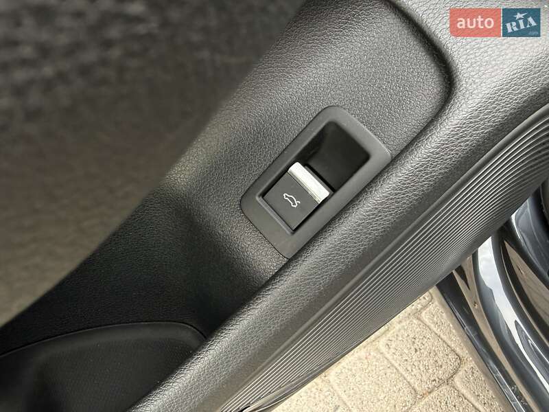 Седан Audi A4 2016 в Радивиліві