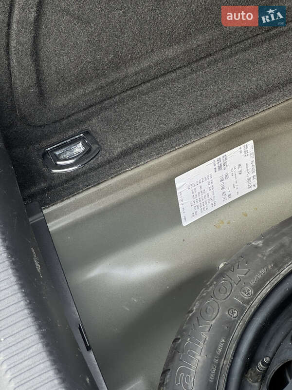 Седан Audi A4 2015 в Киеве