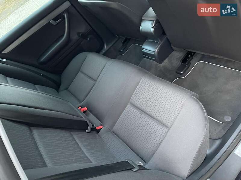Седан Audi A4 2005 в Кам'янському
