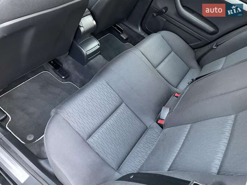 Седан Audi A4 2005 в Кам'янському
