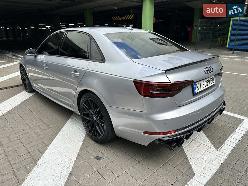 Седан Audi A4 2016 в Києві