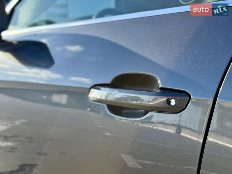 Седан Audi A4 2020 в Киеве