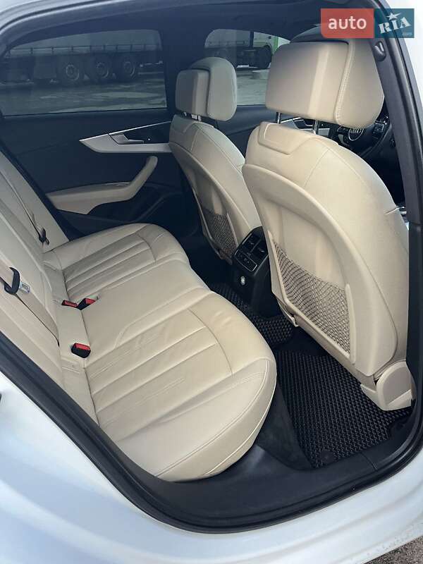 Седан Audi A4 2017 в Киеве