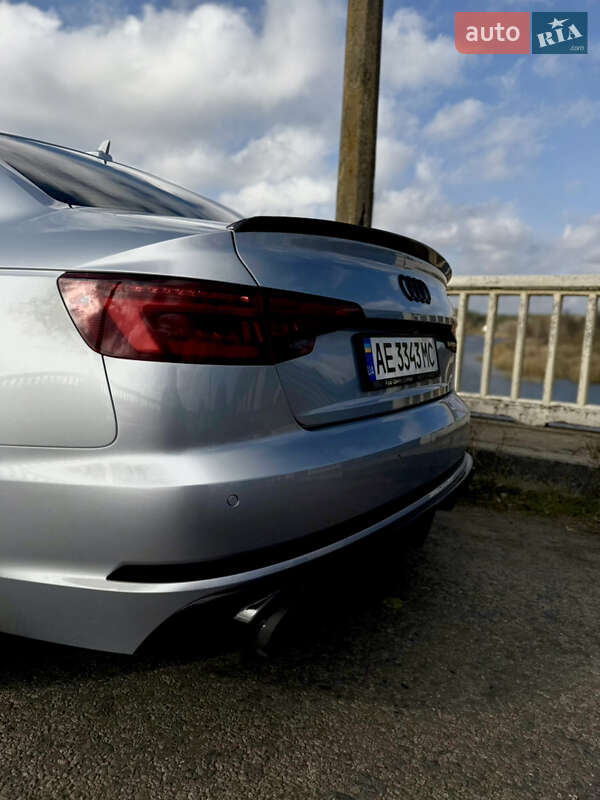 Седан Audi A4 2018 в Новомосковске