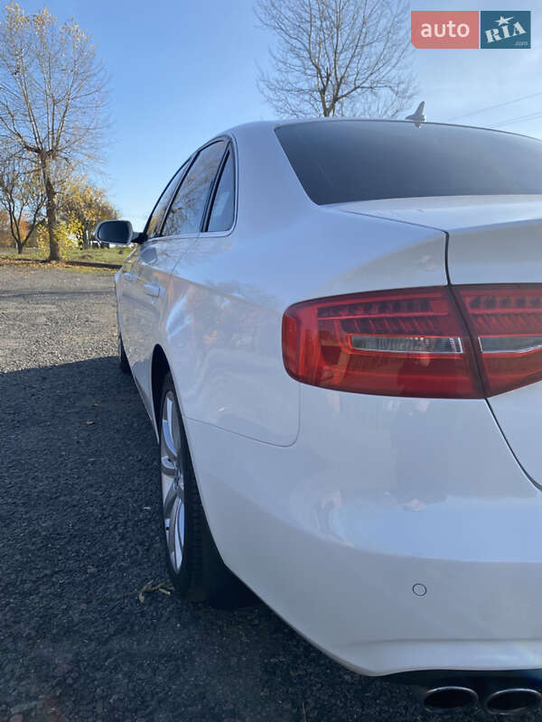 Седан Audi A4 2012 в Черкассах