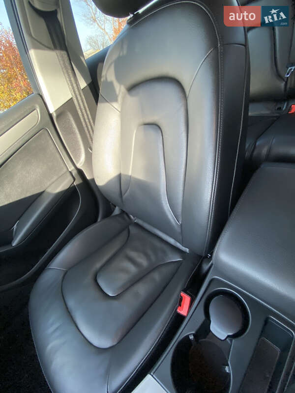 Седан Audi A4 2012 в Черкассах